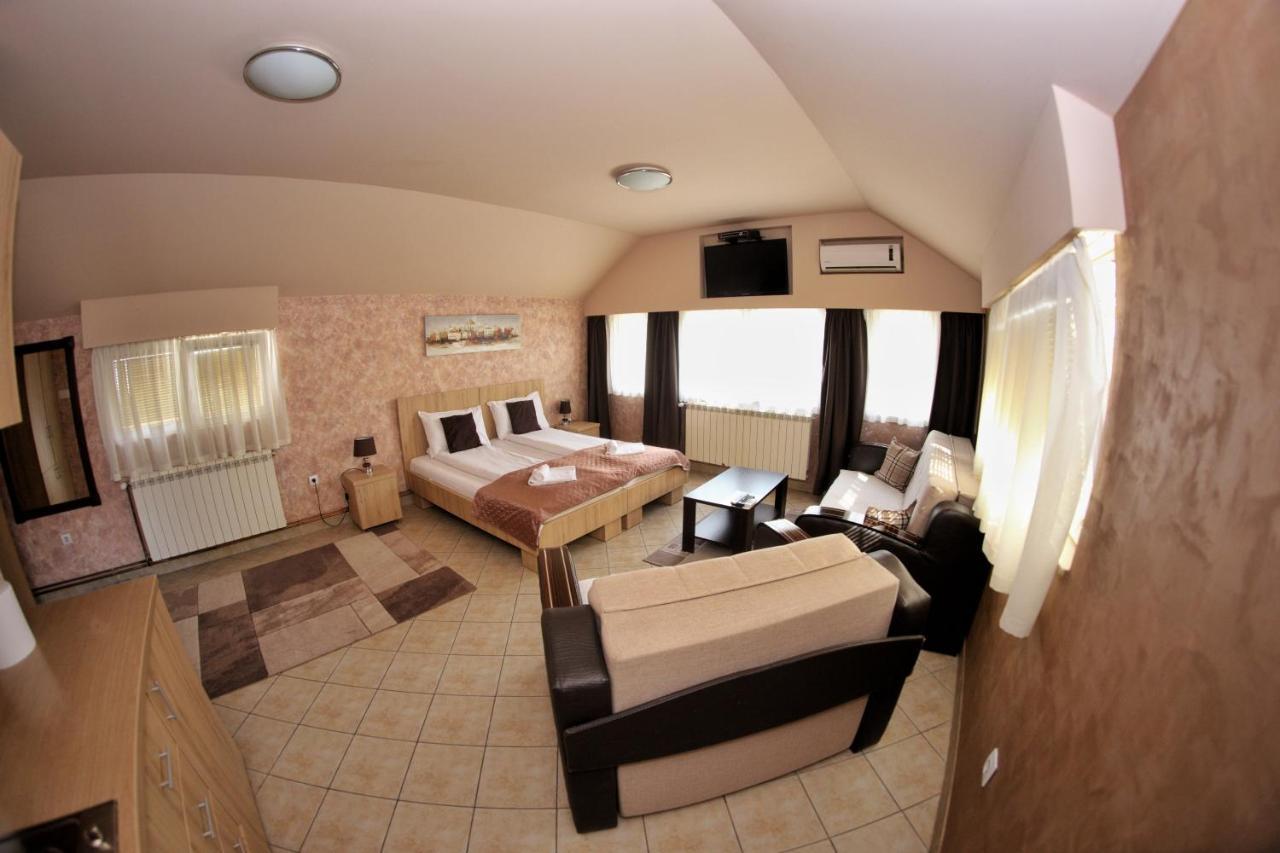 Apartmani Zecevic Nikšić المظهر الخارجي الصورة